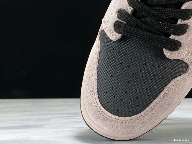 HYPE Mid Jordan (W) Iridescent Powder 1 Air BQ6472-602 Dirty 0819